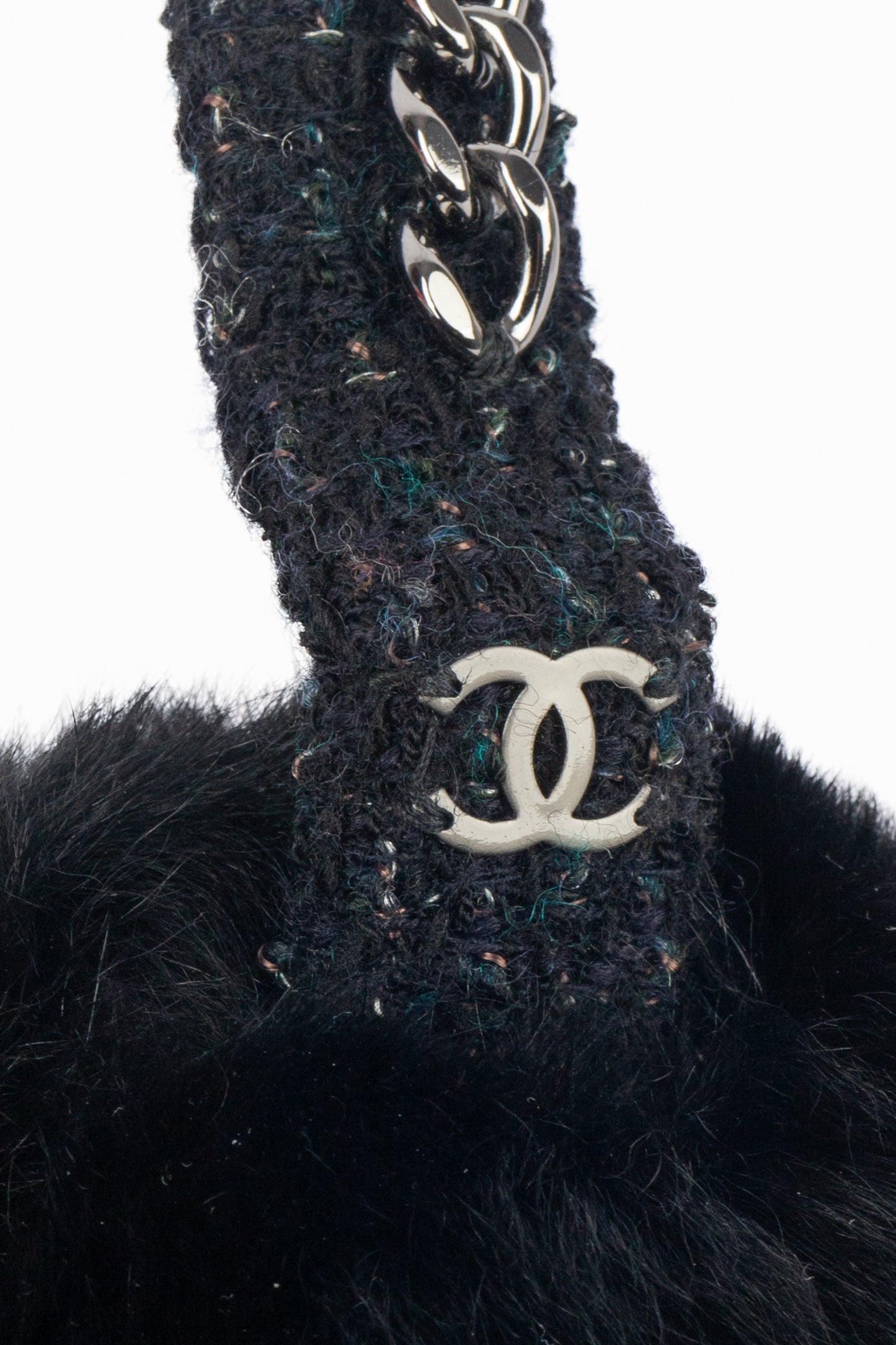 Cache-oreilles Chanel 2000's