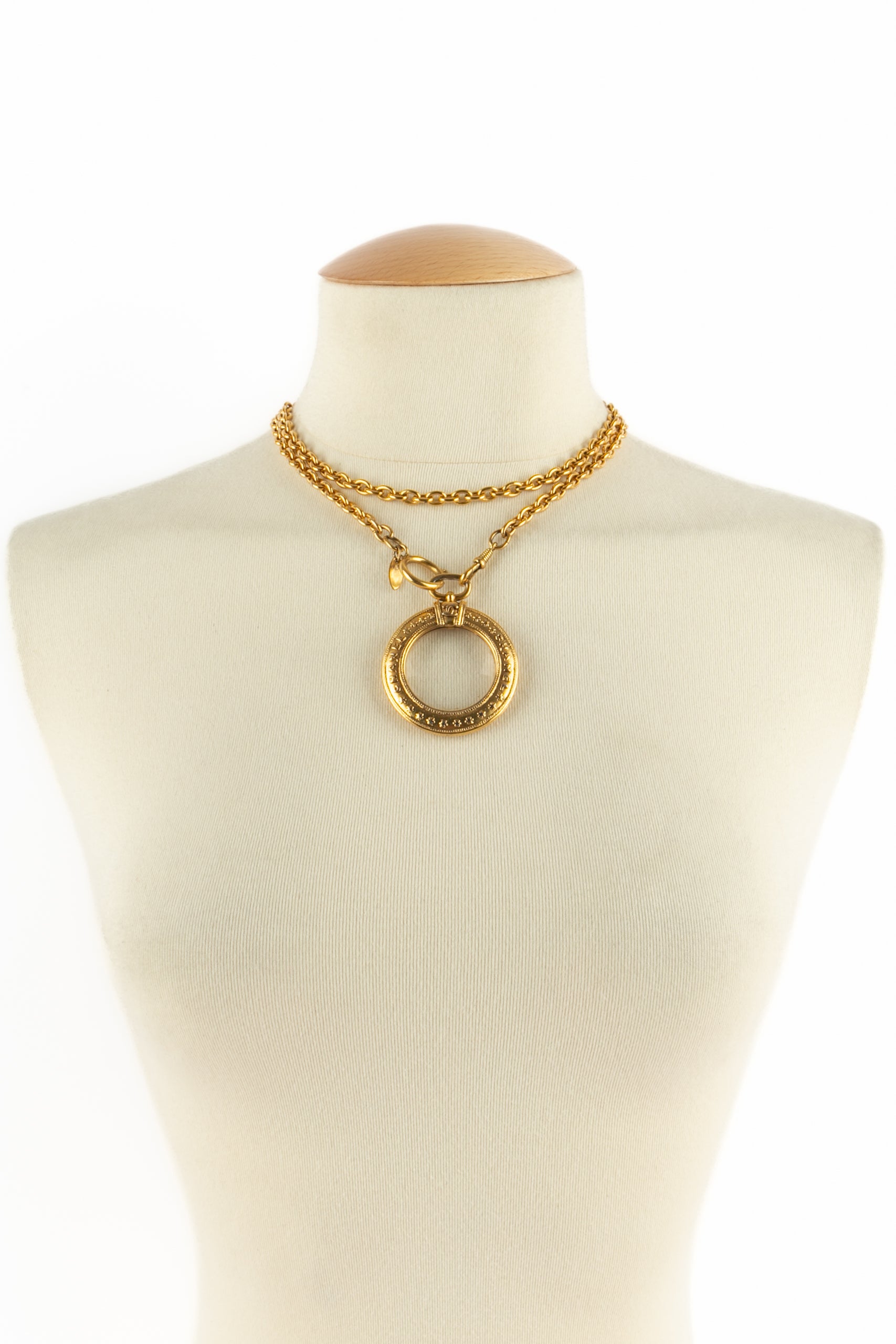 Collier loupe Chanel