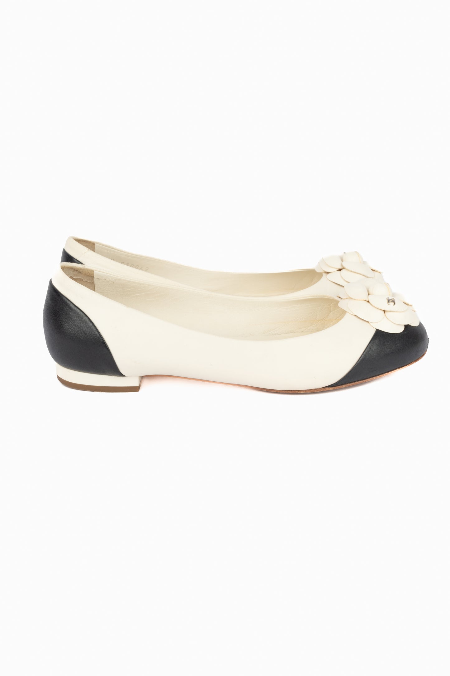 Ballerines en cuir bicolore Chanel