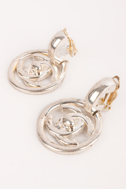 Boucles d'oreilles tourniquet Chanel 1997