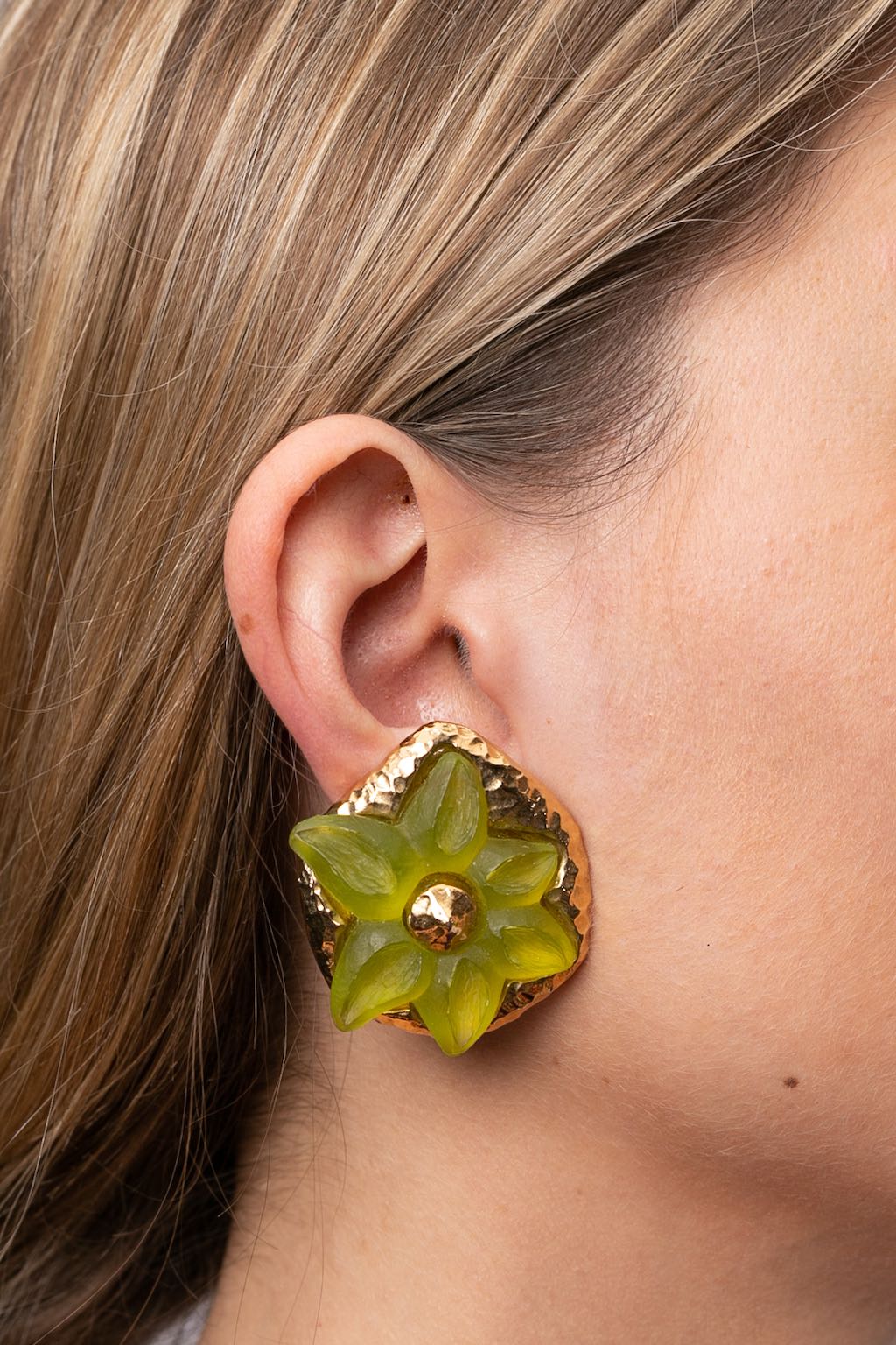 Boucles d'oreilles jaunes Guy Laroche