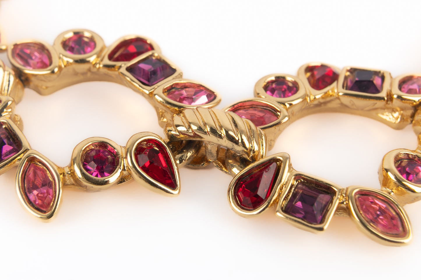 Collier rose Yves Saint Laurent