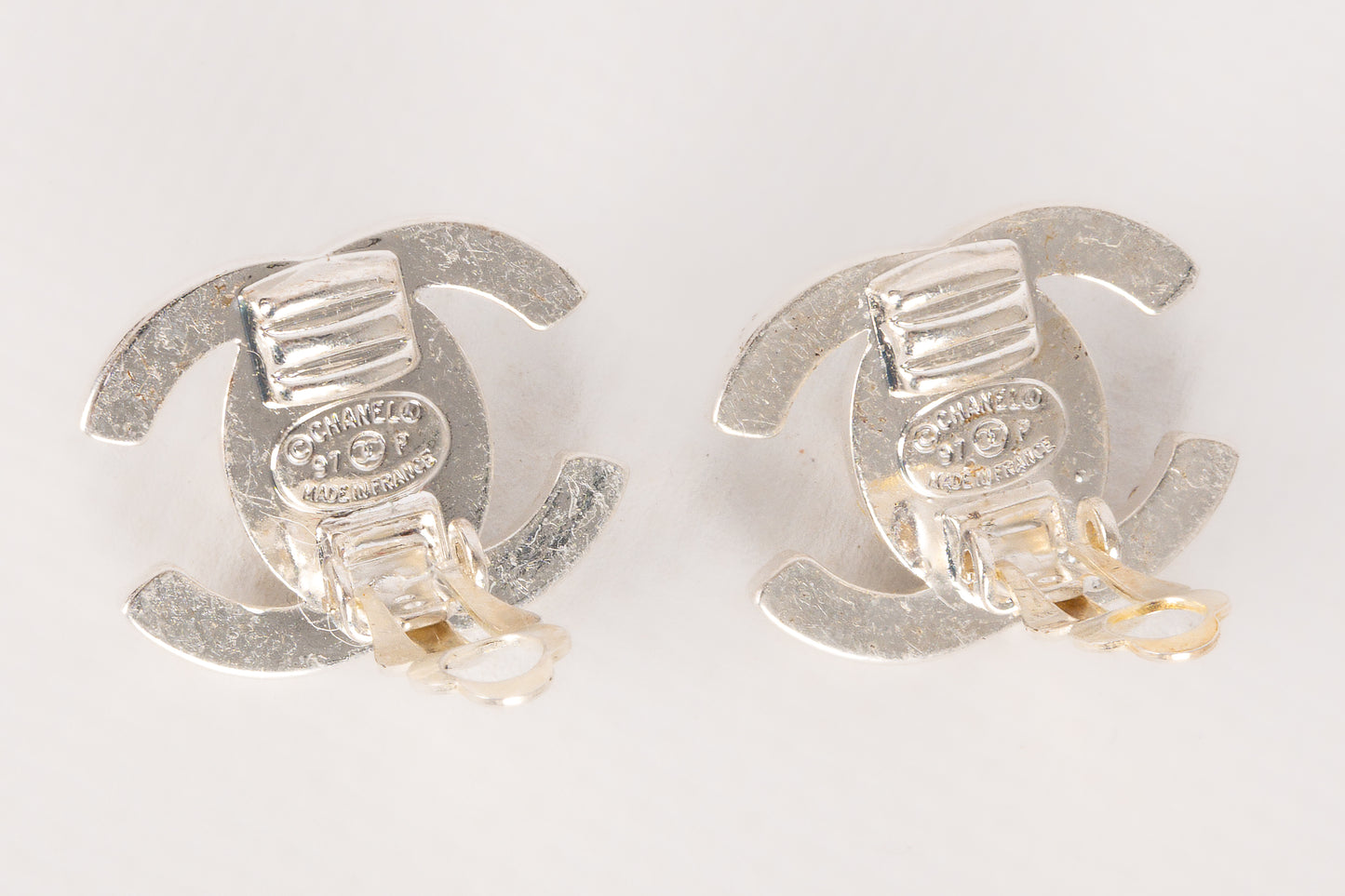 Boucles d'oreilles tourniquet Chanel