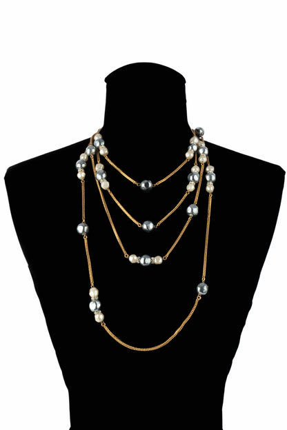 Collier sautoir de perles Chanel
