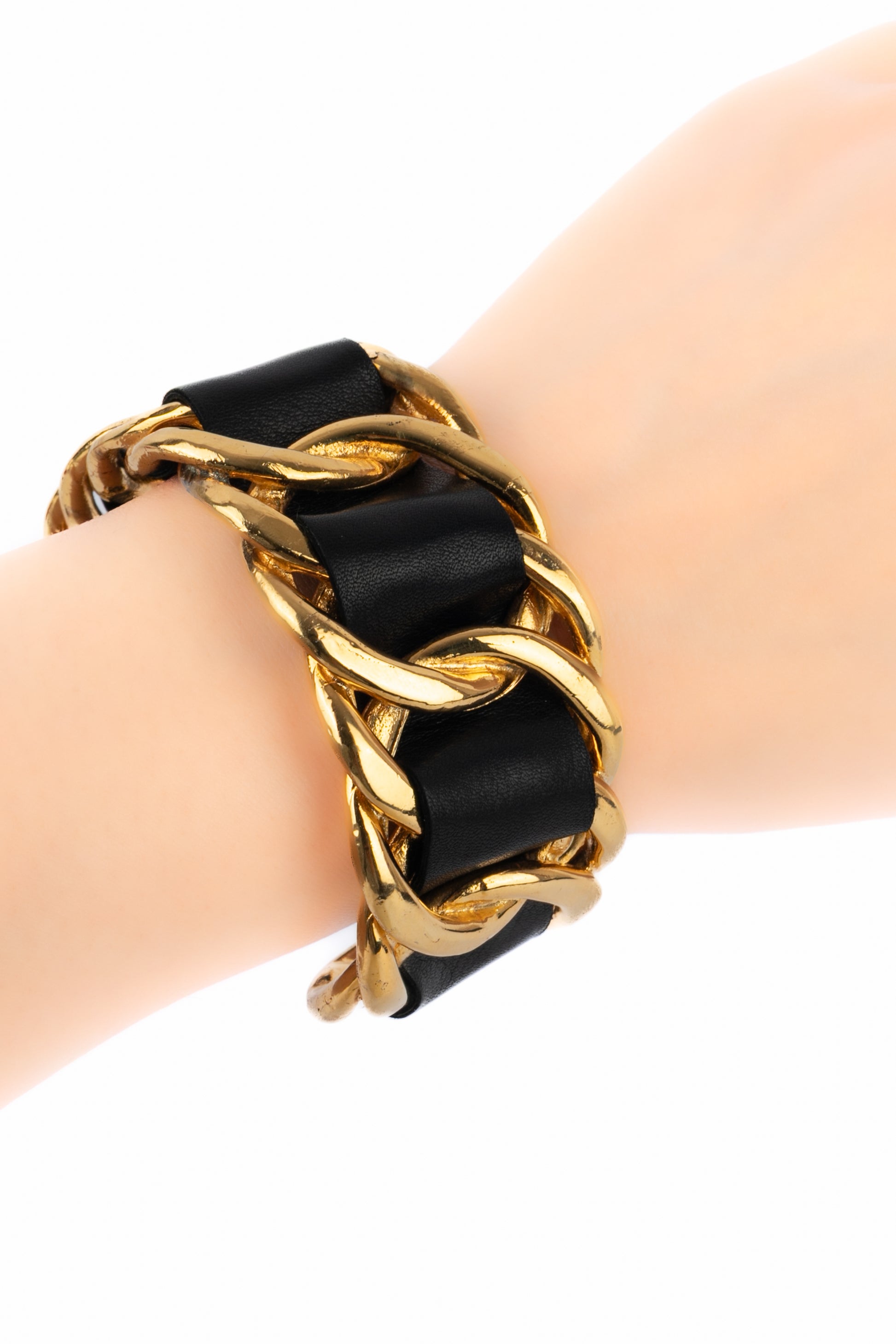 Bracelet en cuir Chanel 