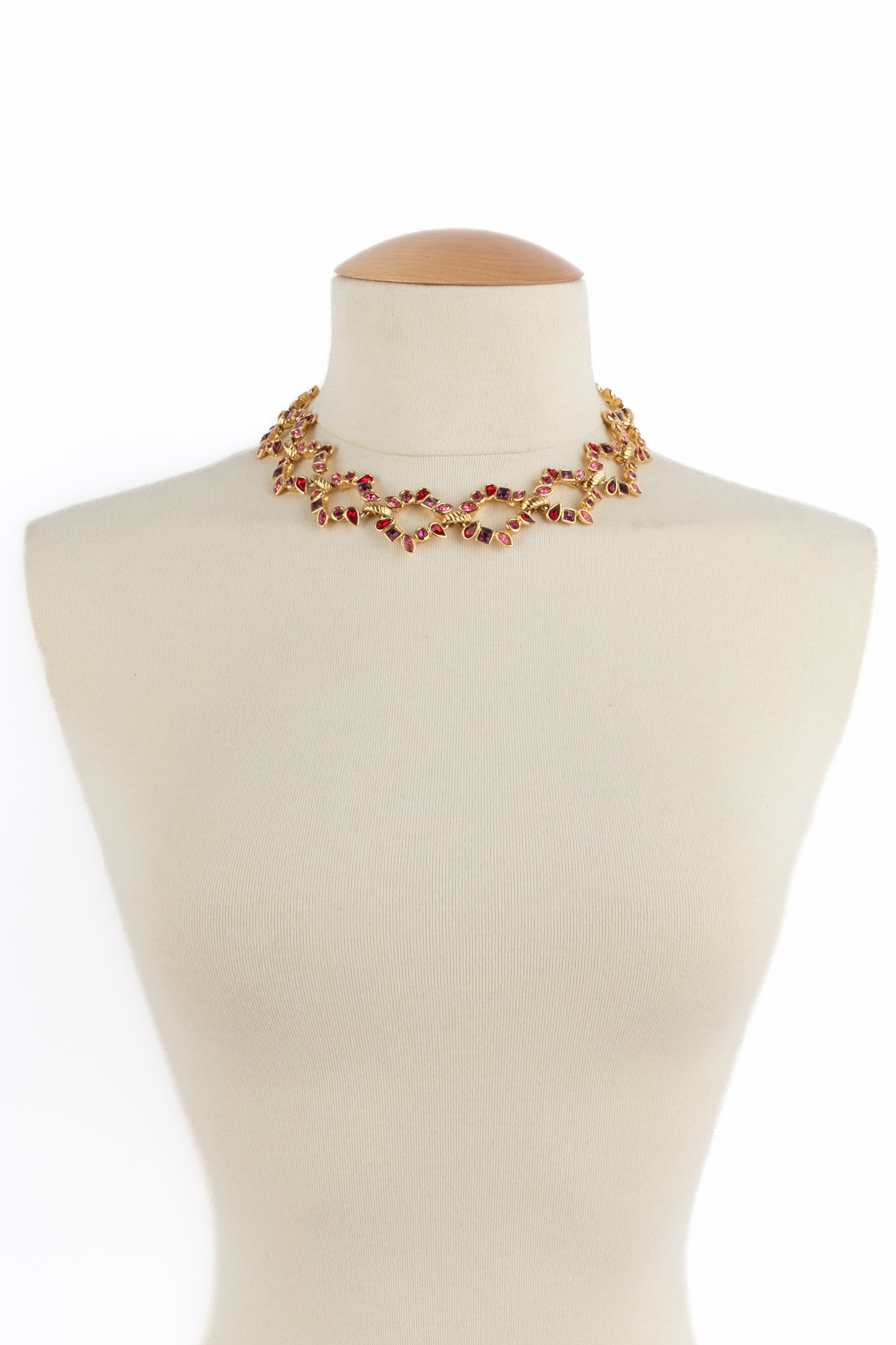 Collier rose Yves Saint Laurent