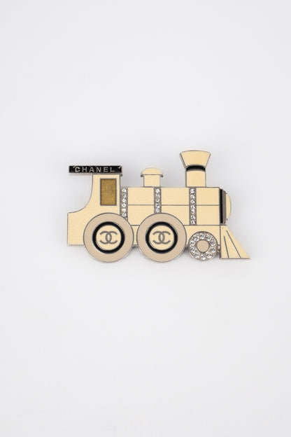 Broche locomotive Chanel 