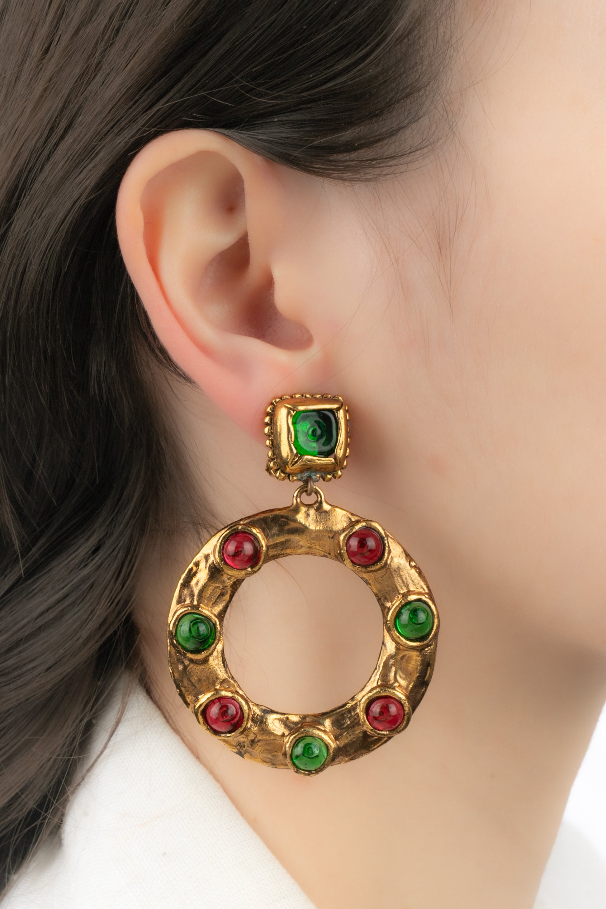 Boucles d'oreilles baroques Chanel 