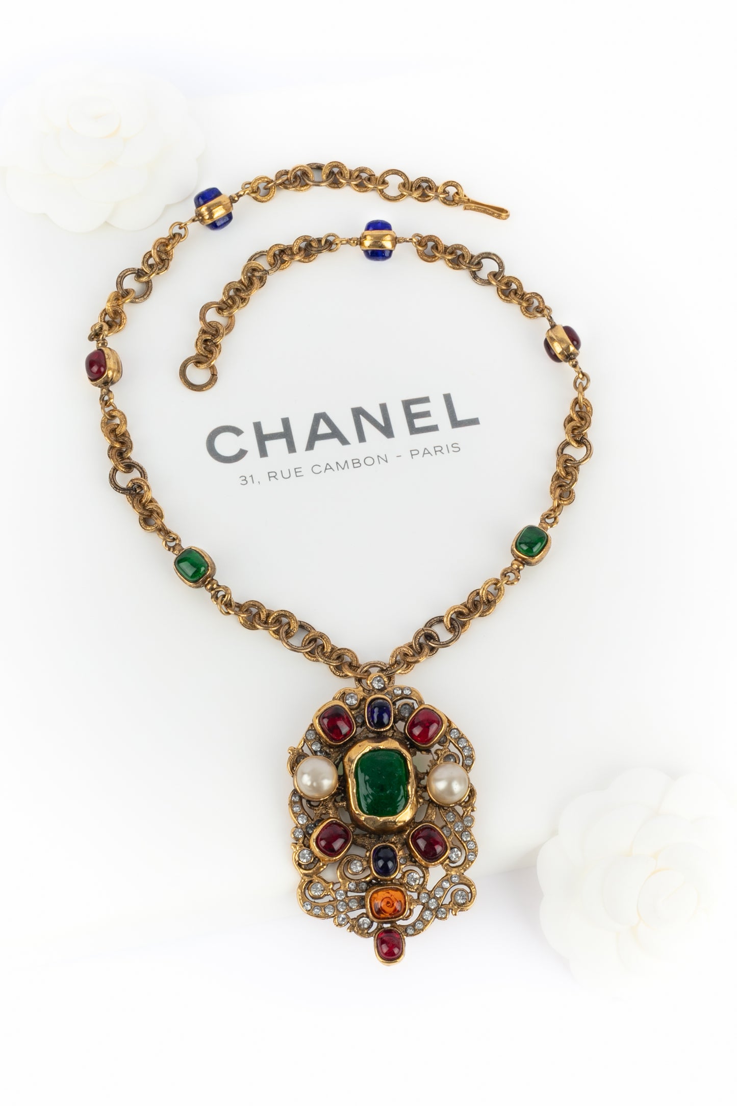 Collier pendentif byzantin Chanel 1984