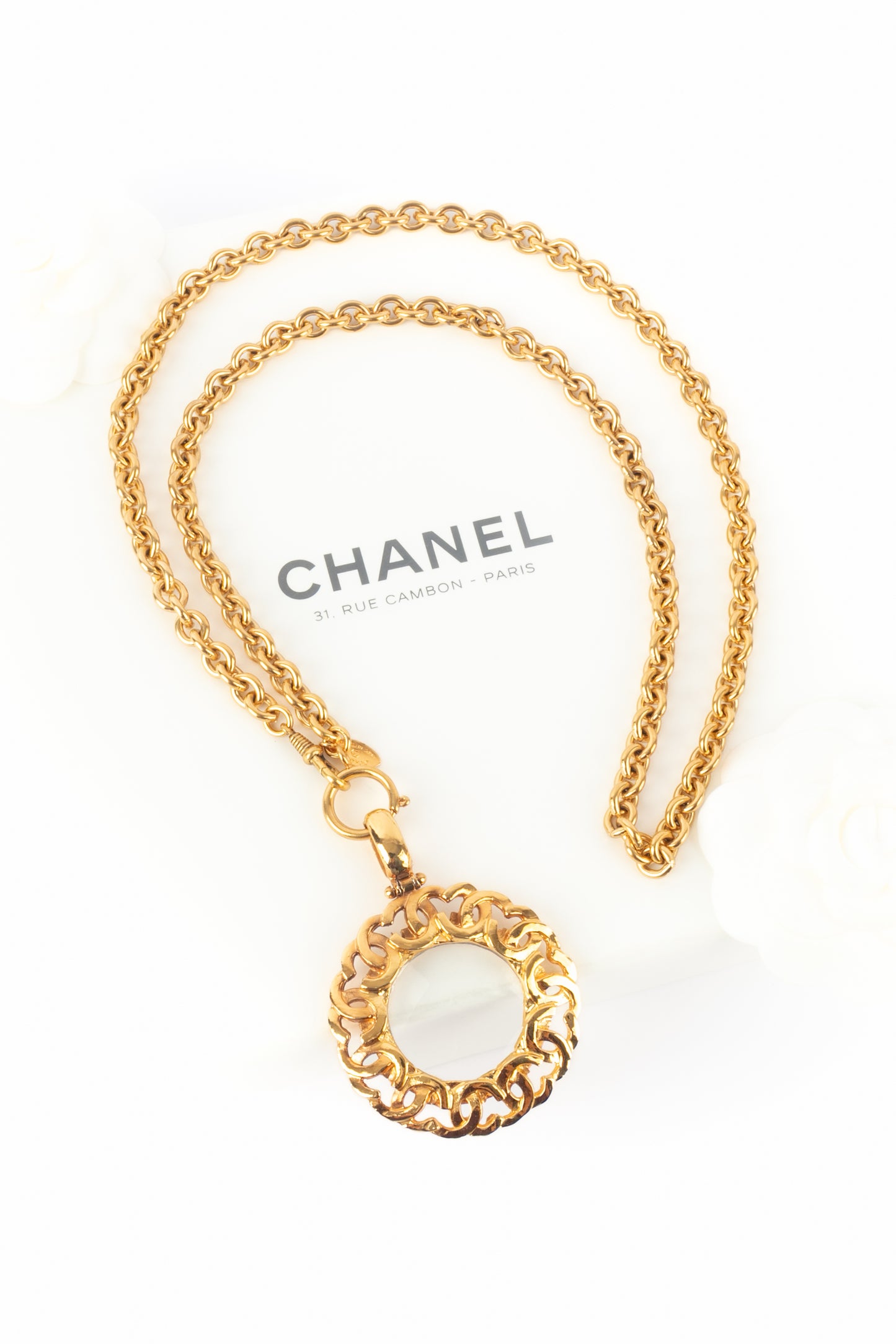 Collier loupe Chanel