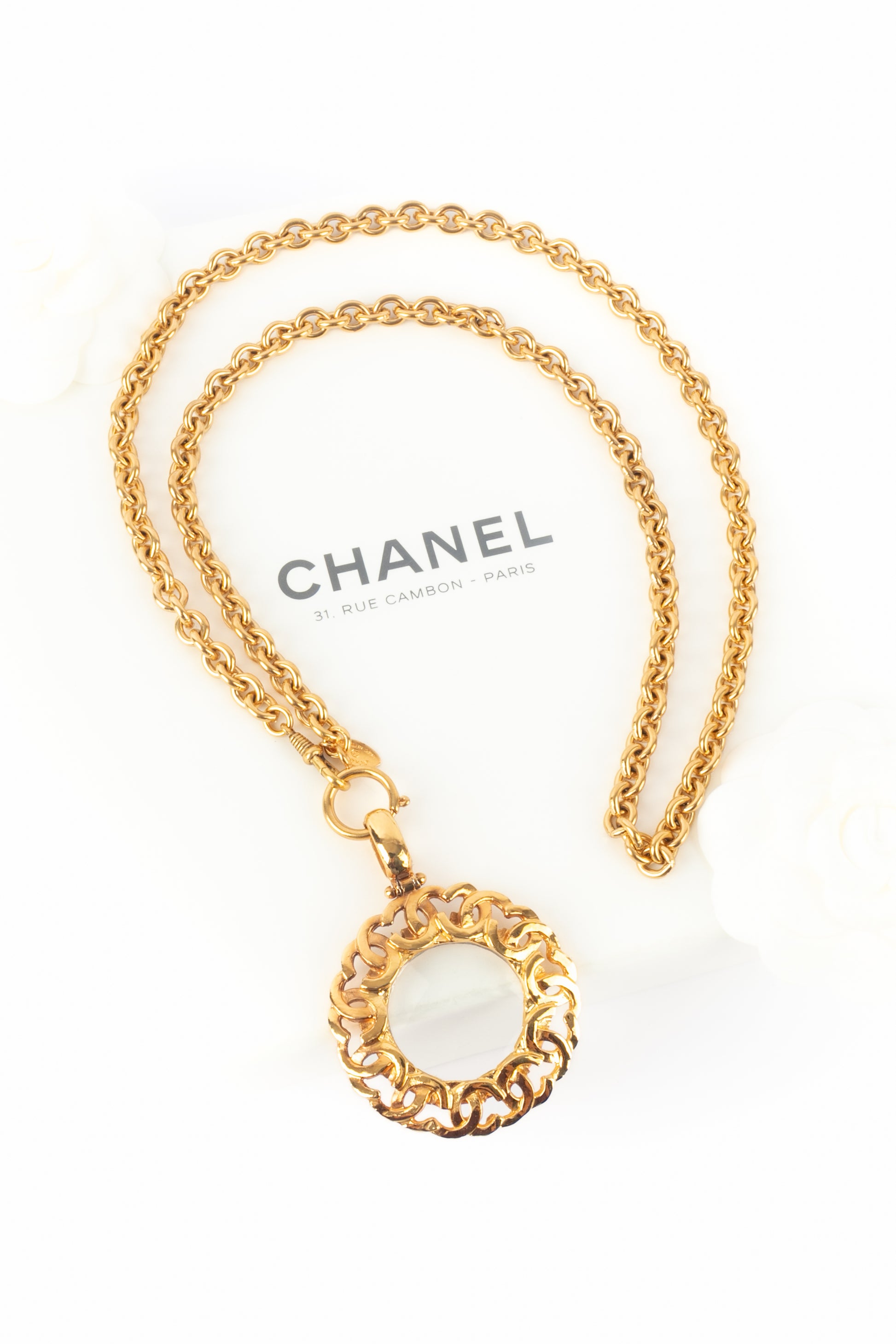 Collier loupe Chanel