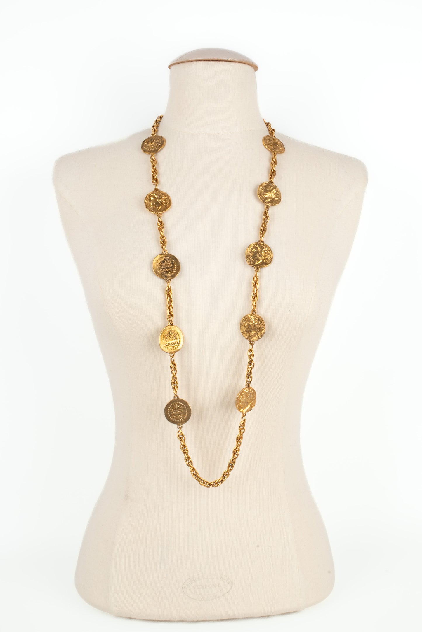 Collier médailles Chanel