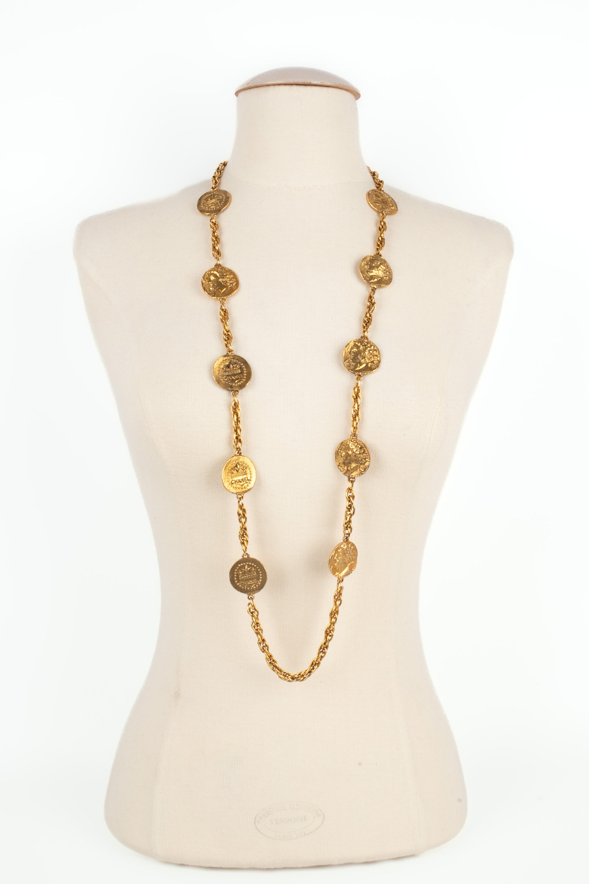 Collier médailles Chanel