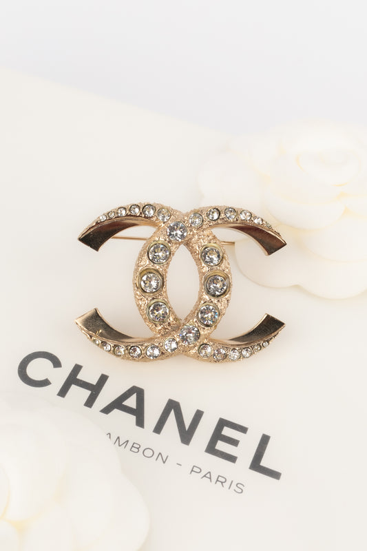 Broche cc Chanel Défilé