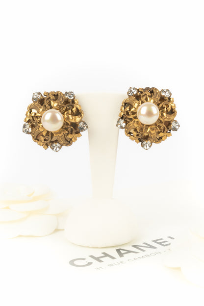 Boucles d'oreilles baroques Chanel