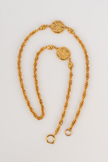 Collier doré Chanel