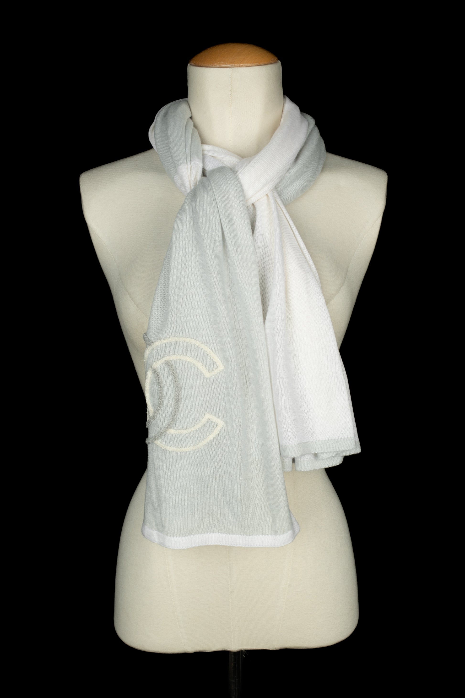 Écharpe bicolore Chanel