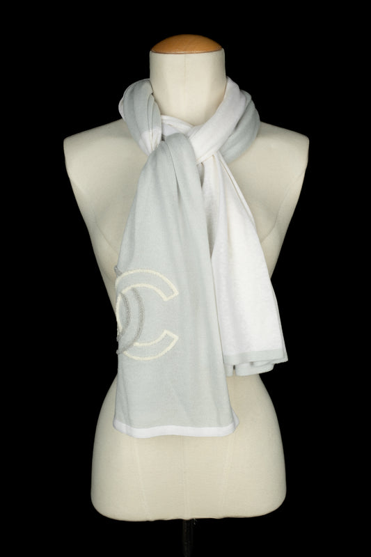 Écharpe bicolore Chanel