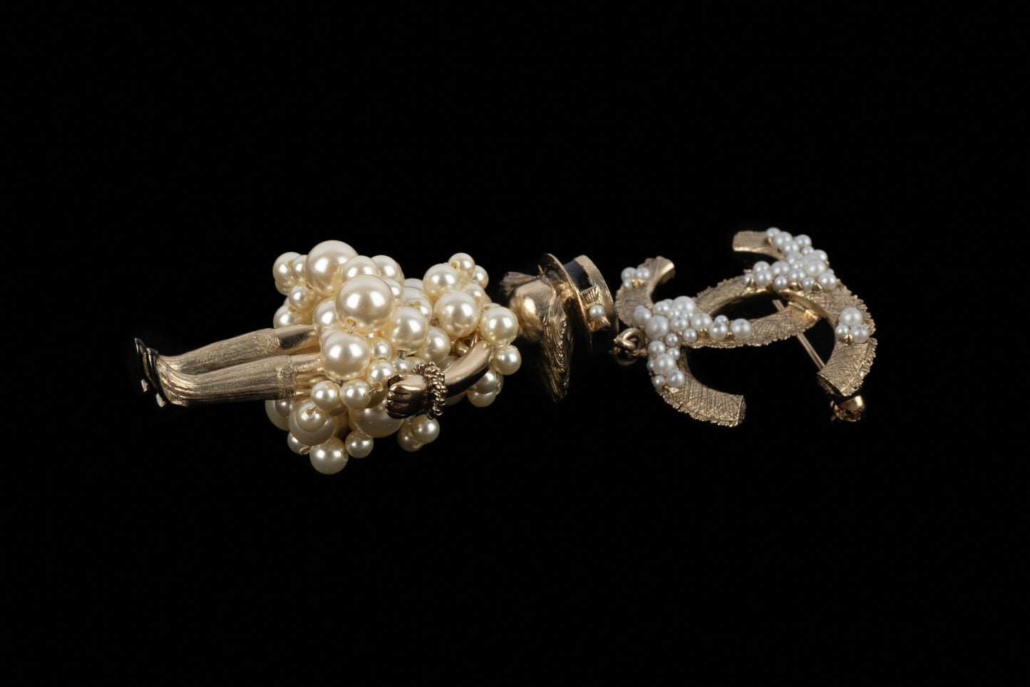 Broche figurine Chanel 2014