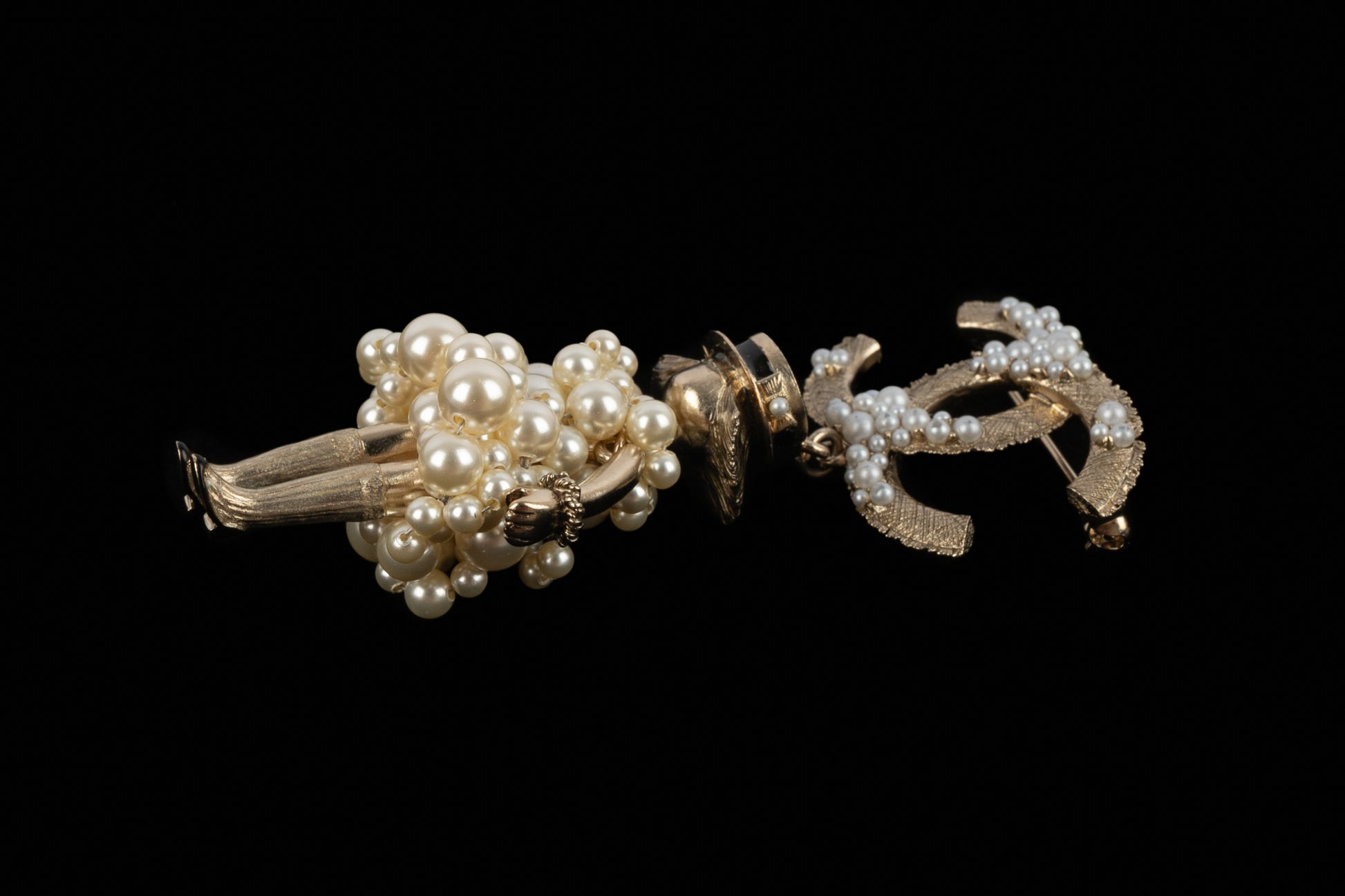 Broche figurine Chanel 2014