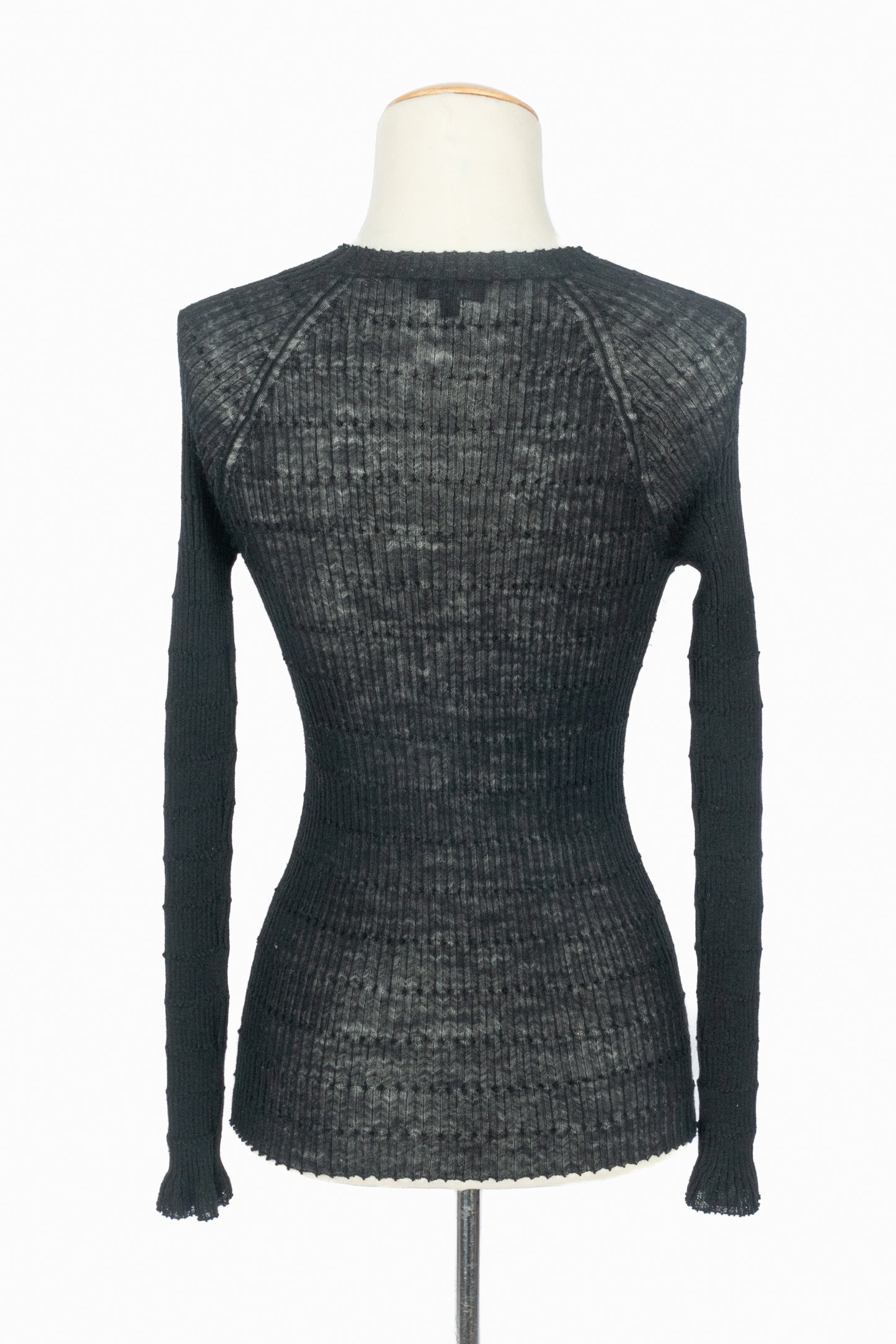 Pull noir Chanel Pre Fall 2016