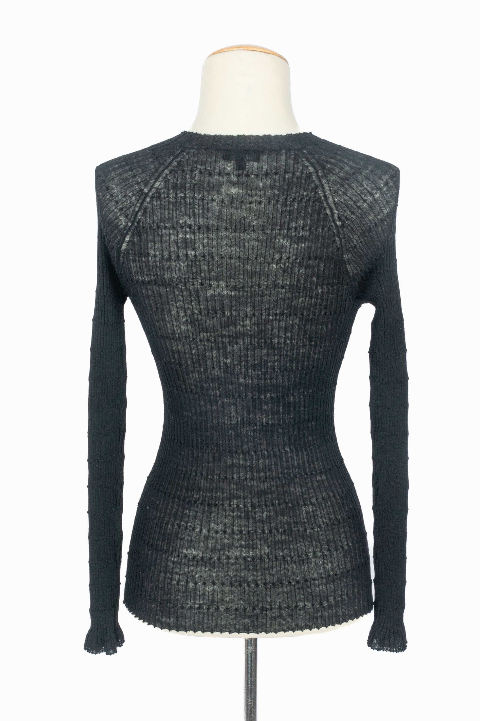 Pull noir Chanel Pre Fall 2016