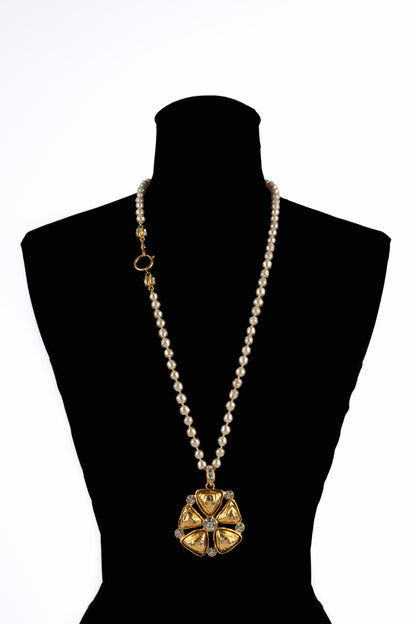 Collier pendentif Chanel 1985-1990