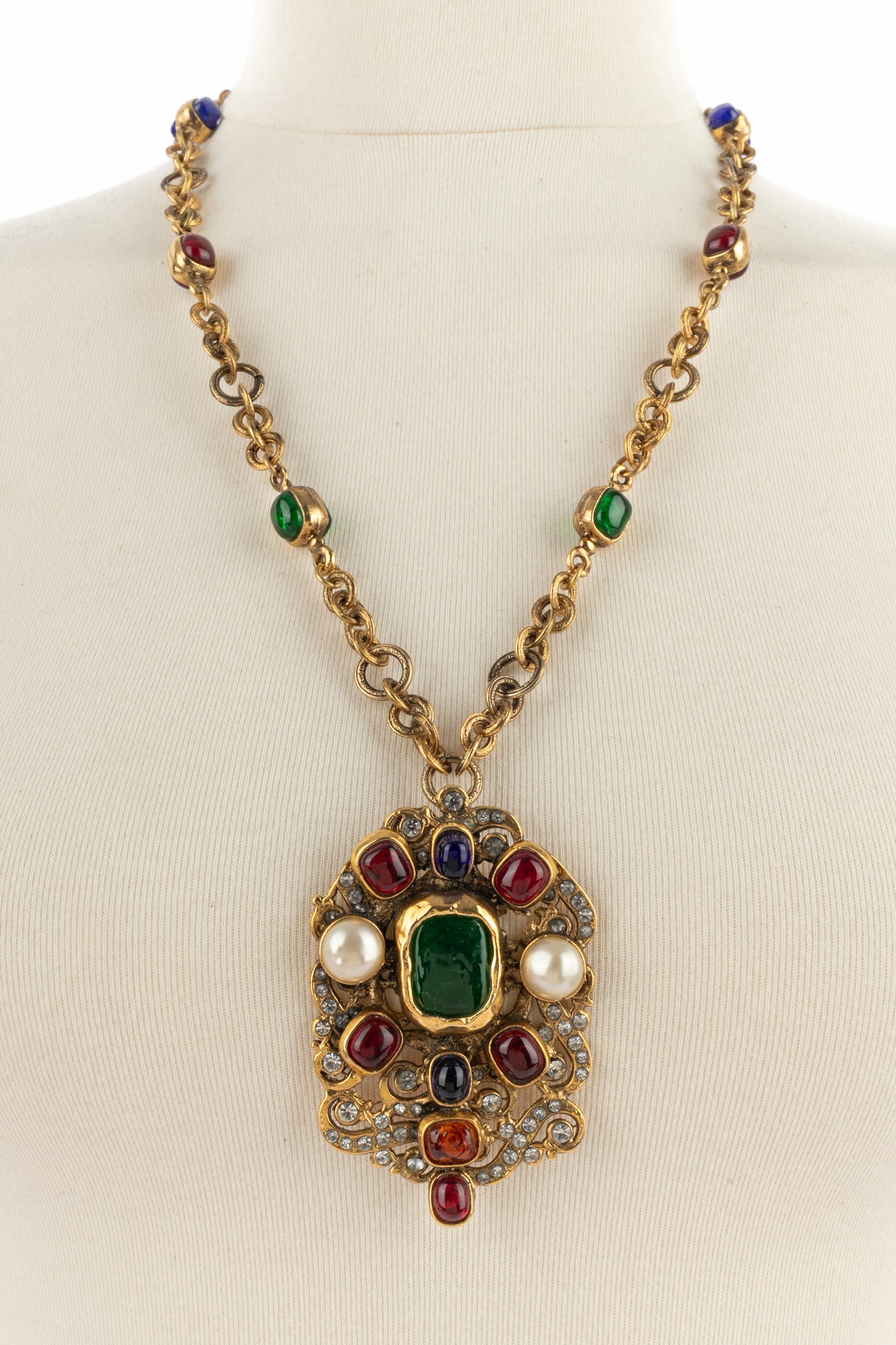 Collier pendentif byzantin Chanel 1984