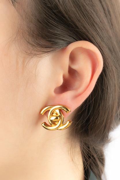 Boucles d'oreilles tourniquet Chanel 1996
