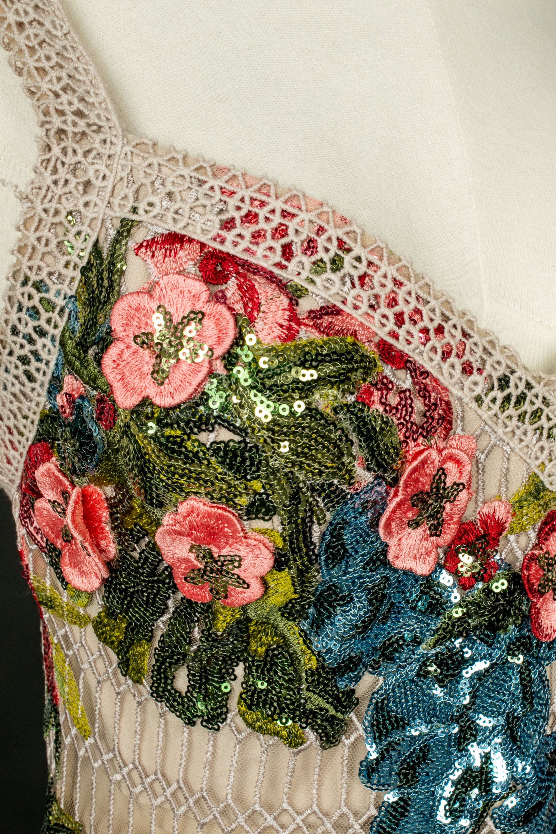 Robe brodée Elie Saab Printemps 2025