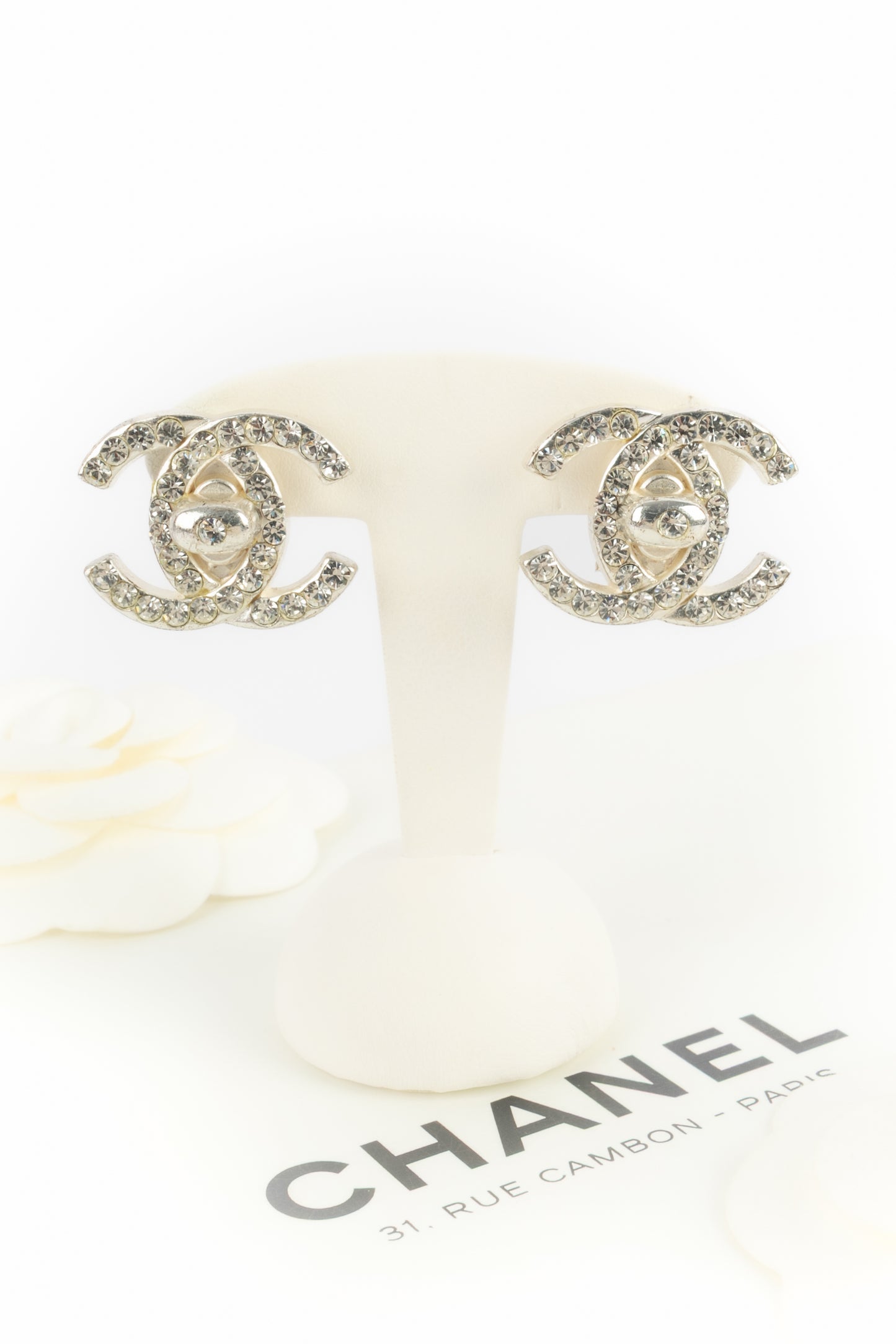 Boucles d'oreilles tourniquet Chanel Hiver 1996