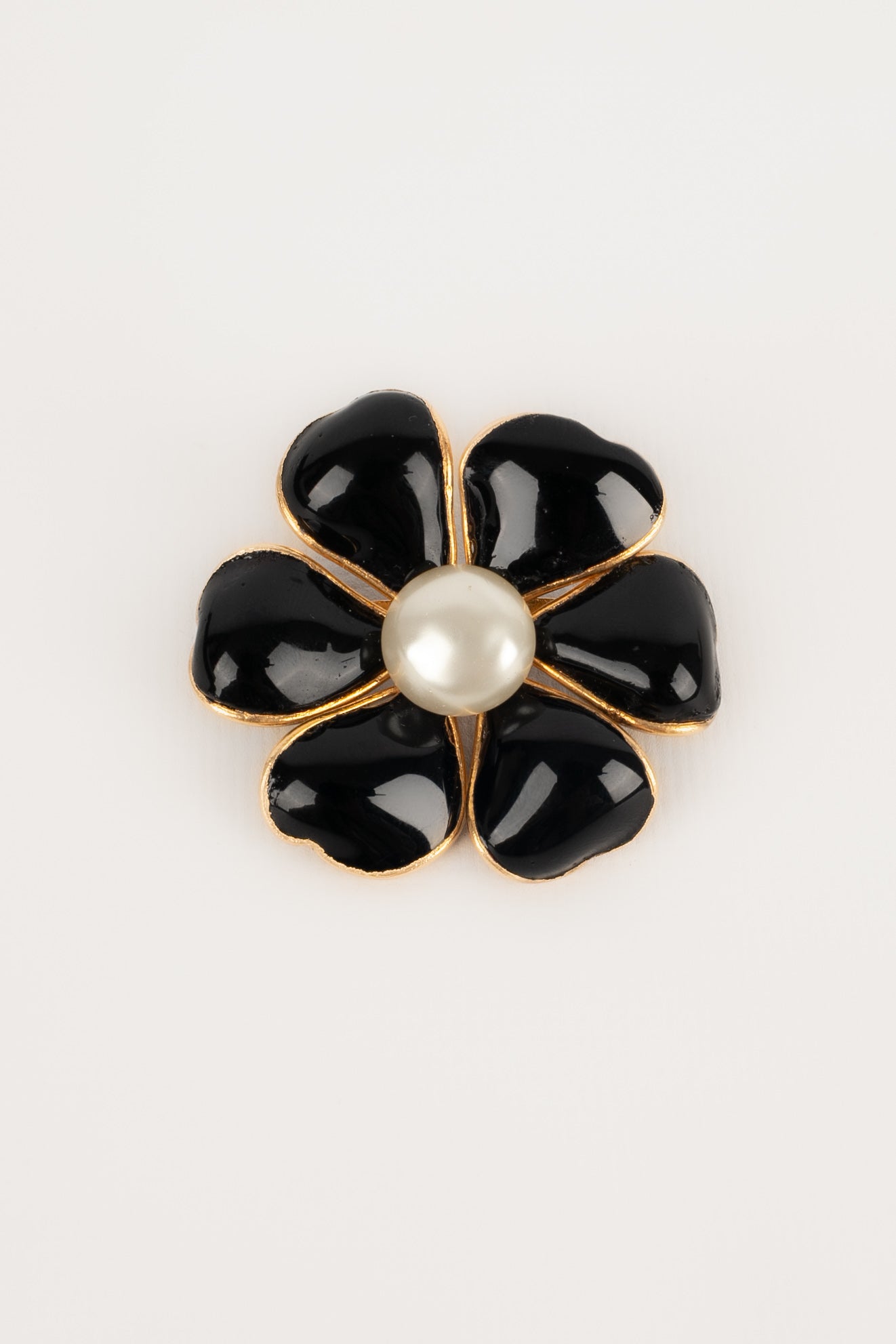 Broche camélia Chanel