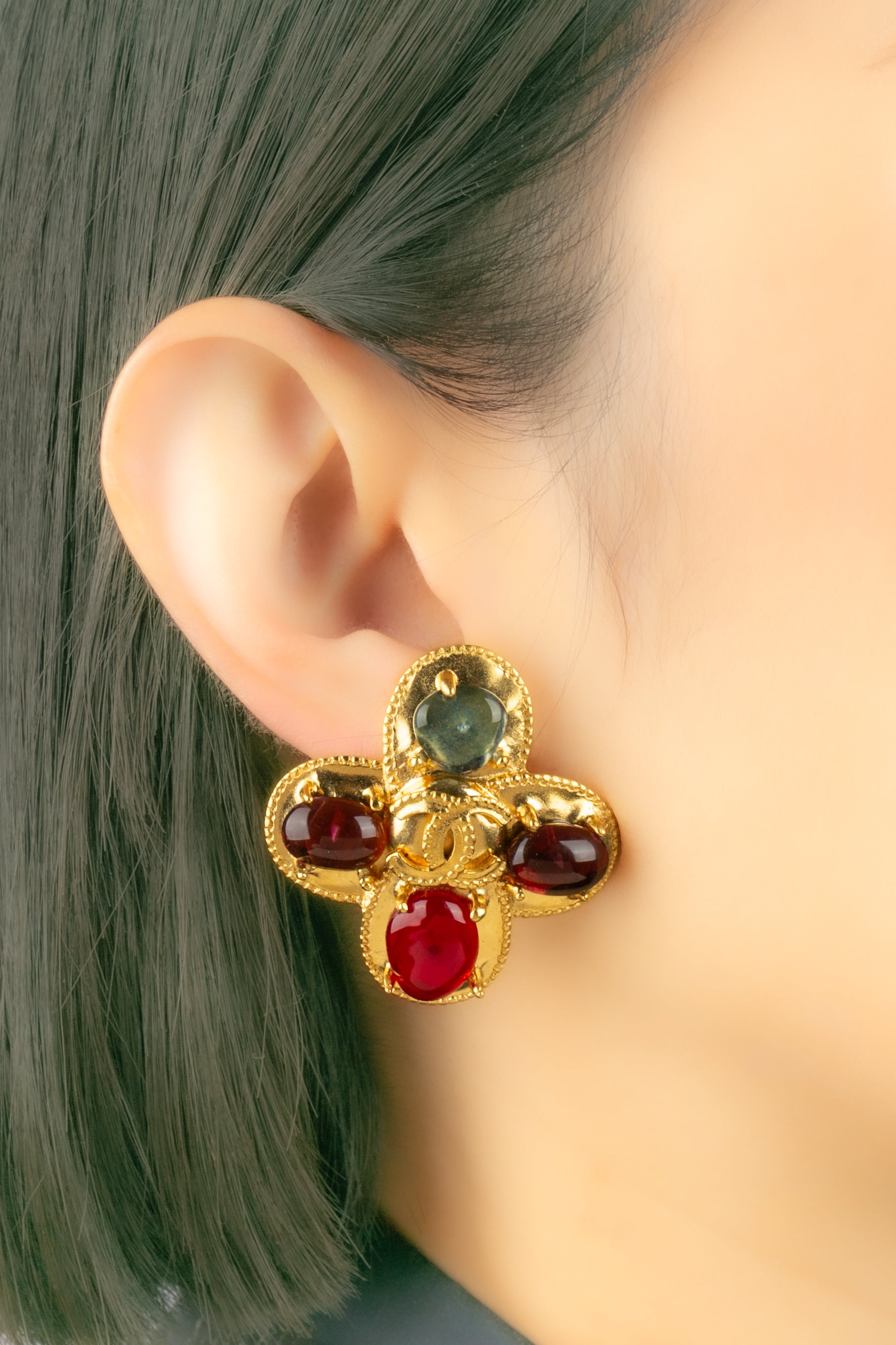 Boucles d'oreilles croix Chanel