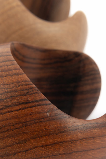 Paire de bracelets manchettes en bois Valentino