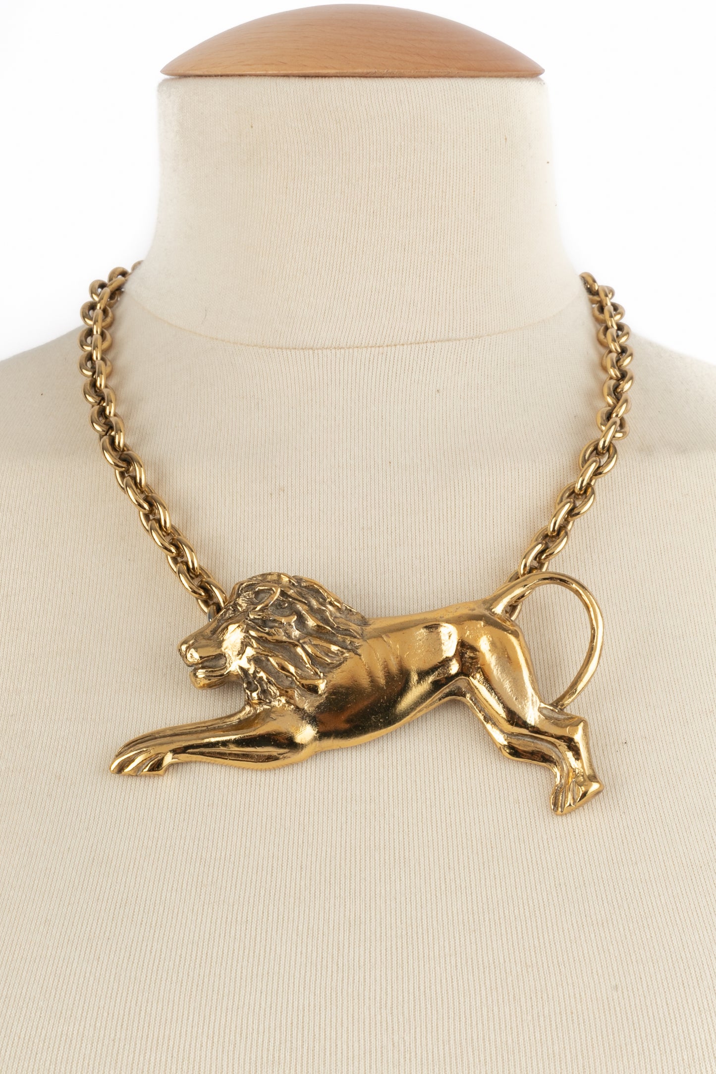 Collier lion Yves Saint Laurent