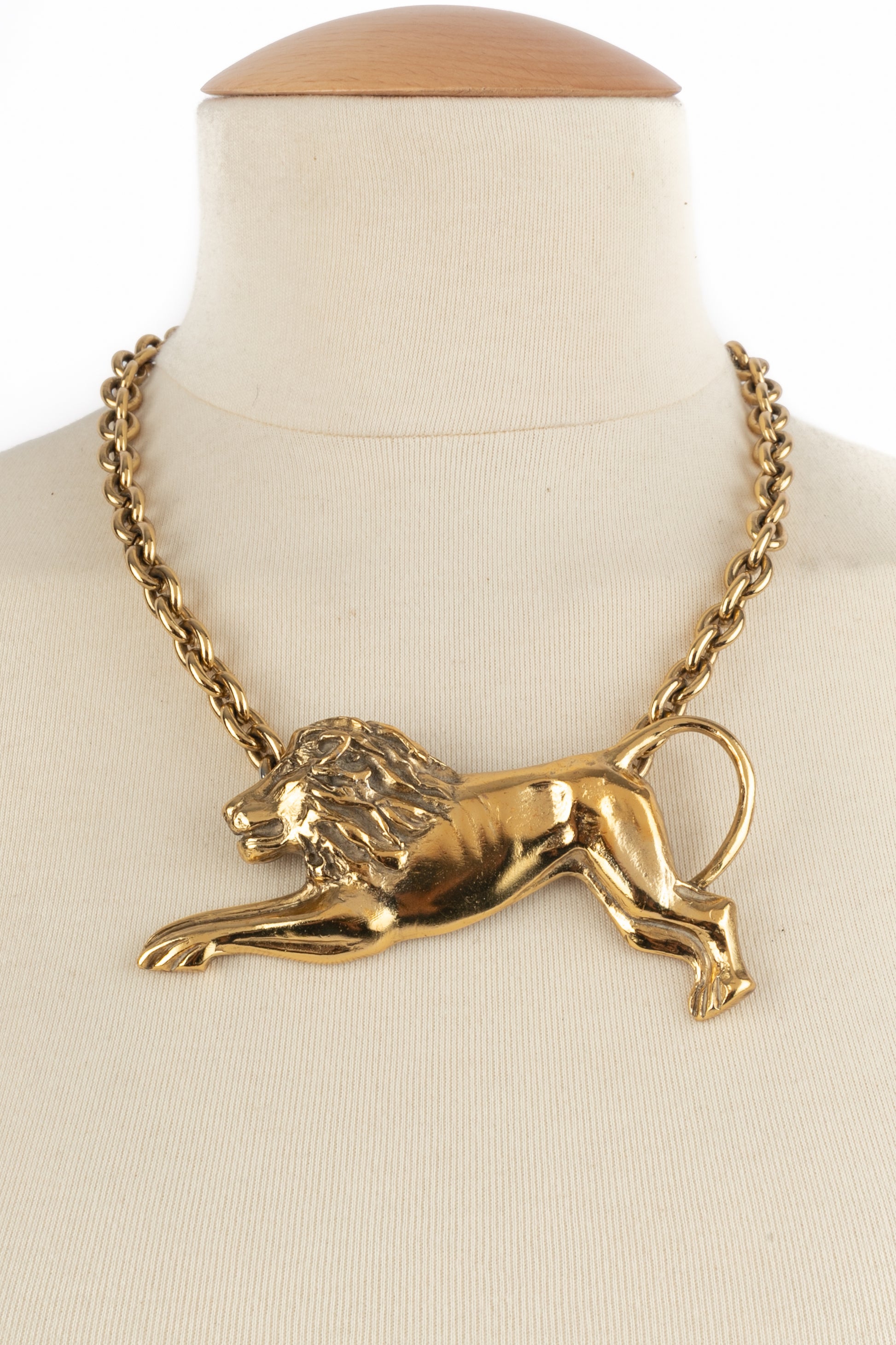 Collier lion Yves Saint Laurent