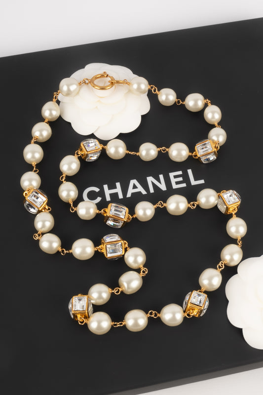 Collier de perles Chanel