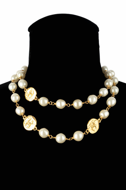 Collier de perles Chanel 