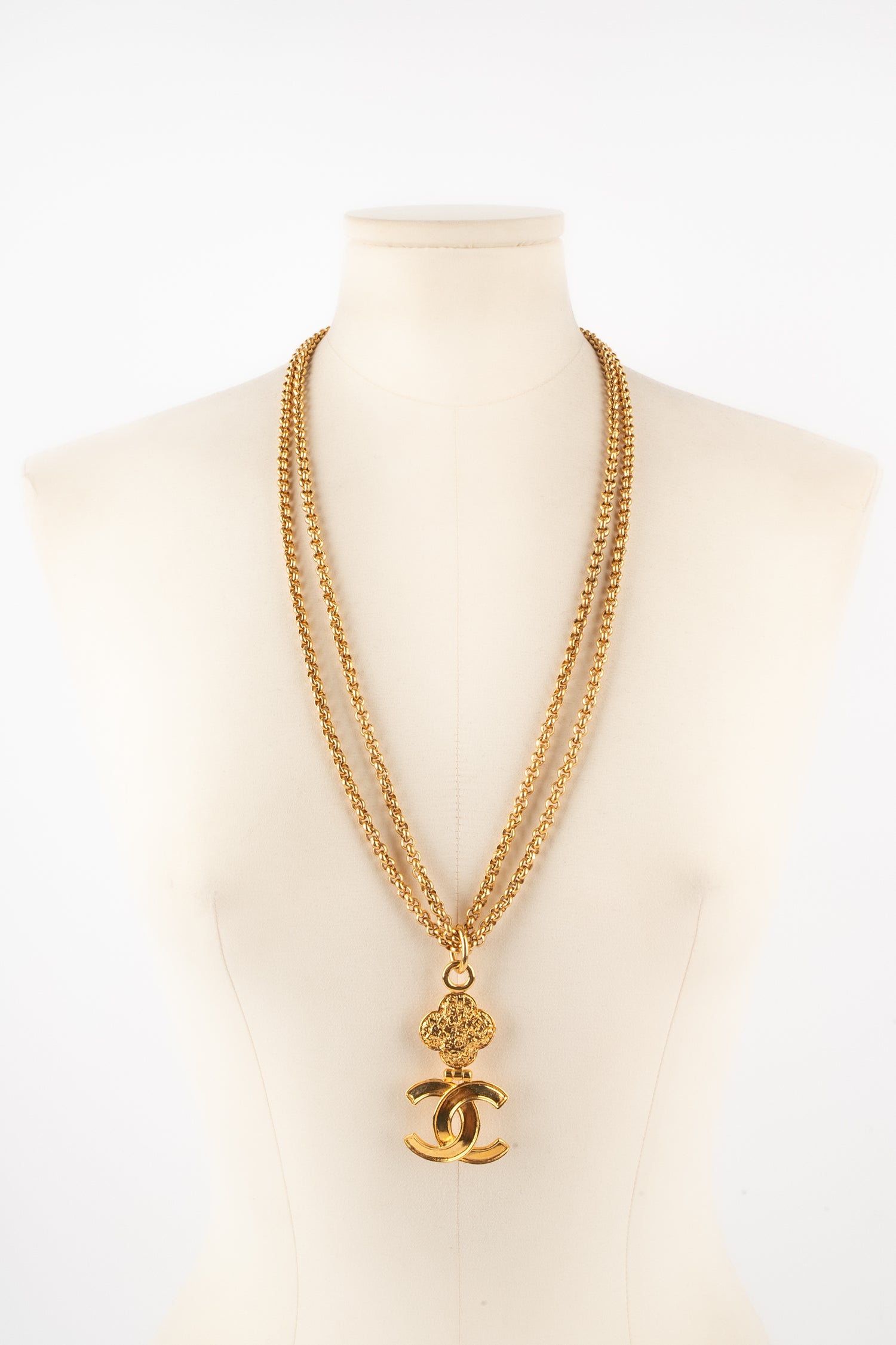 Collier pendentif Chanel