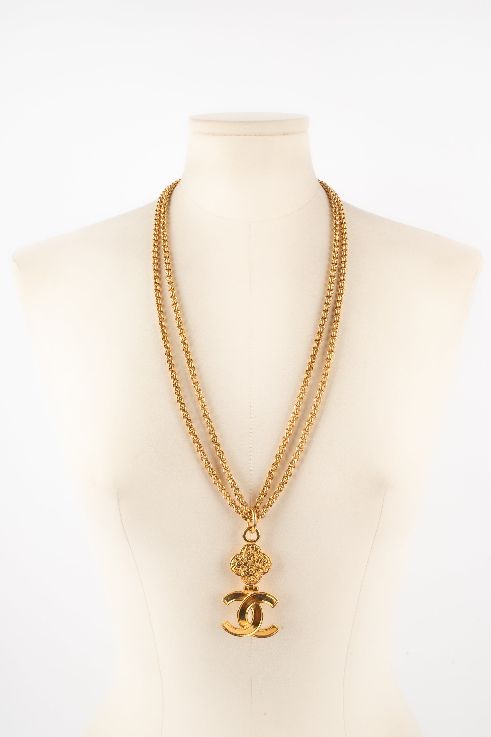 Collier pendentif Chanel