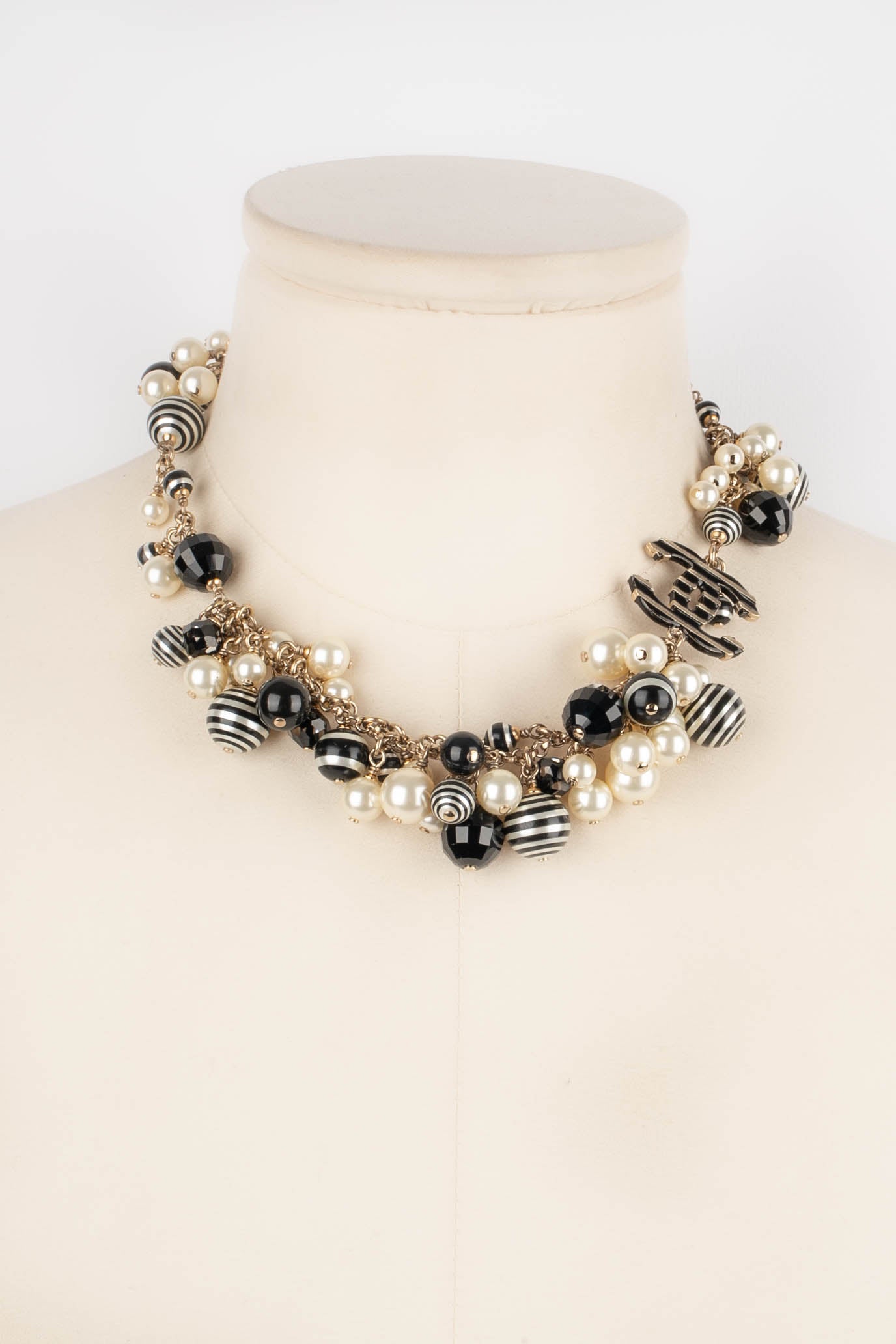 Collier de perles Chanel 2015