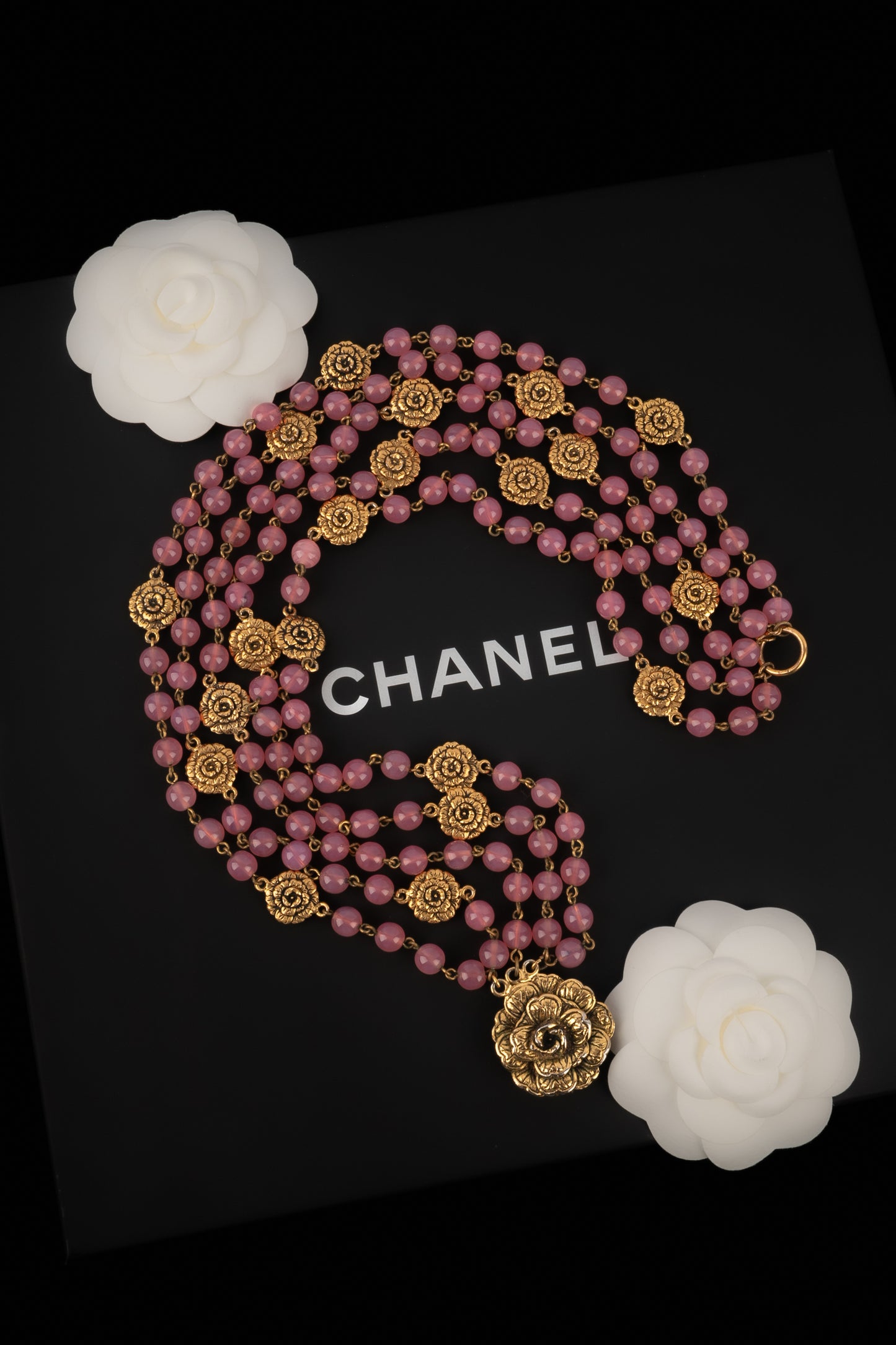 Collier camélia rose Chanel