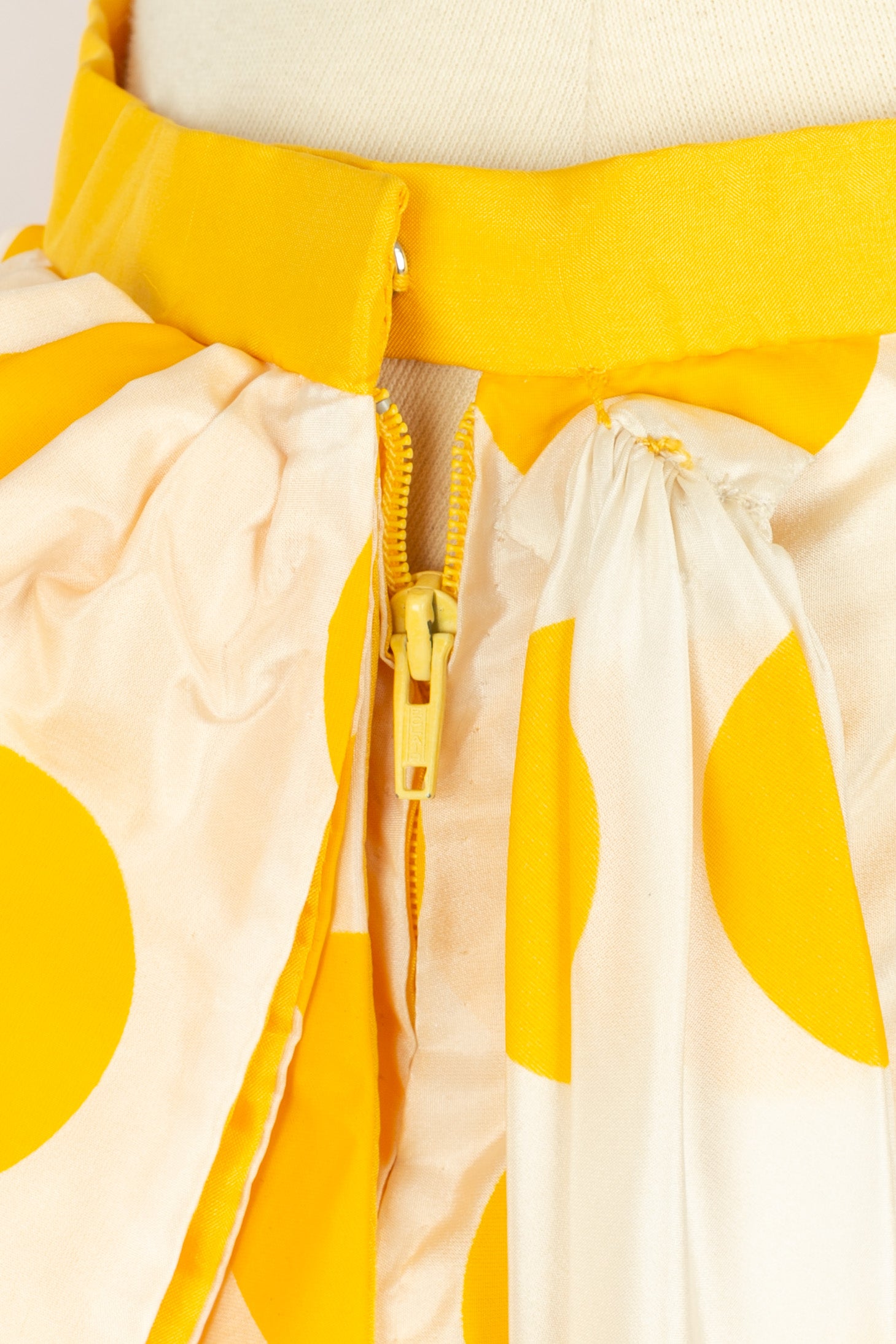 Jupe Nina Ricci Haute Couture 1990's