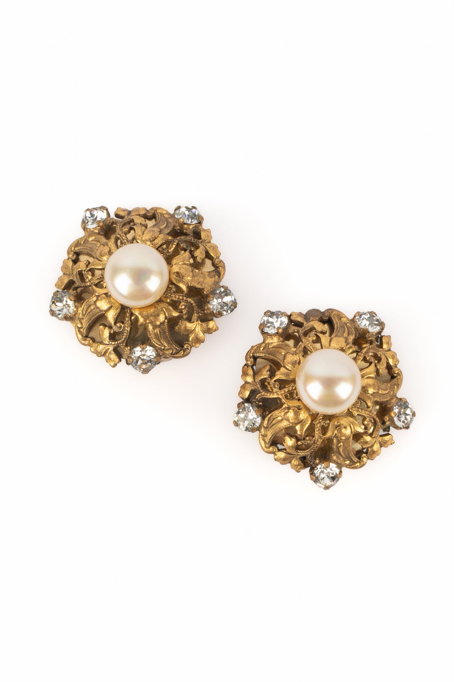 Boucles d'oreilles baroques Chanel