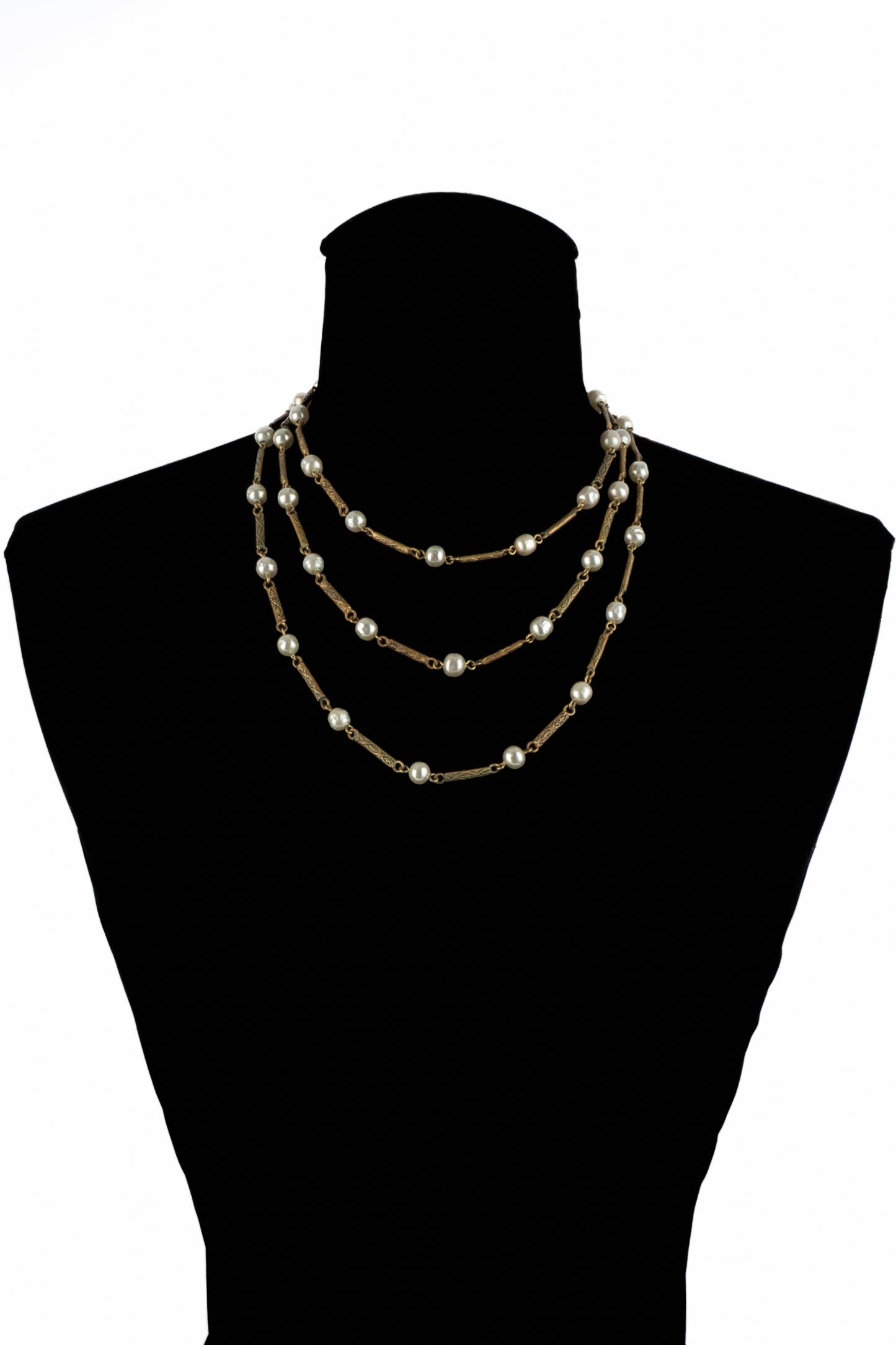 Collier sautoir Chanel époque Coco