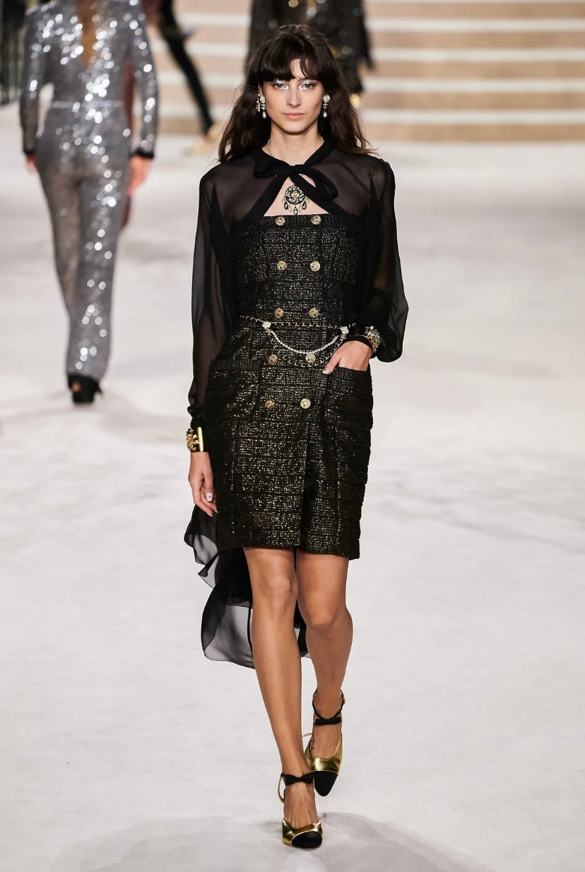 Boucles d'oreilles camélia Chanel 2020