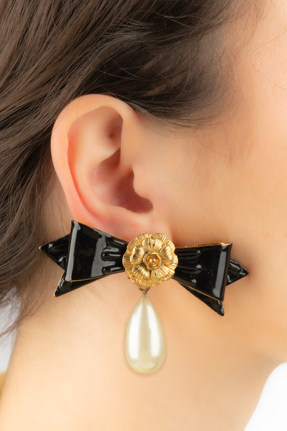 Boucles d'oreilles "Noeud" Chanel 1980's
