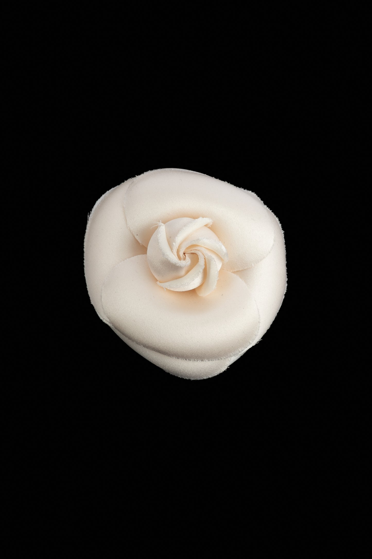 Broche camélia Chanel (Attribuée à)