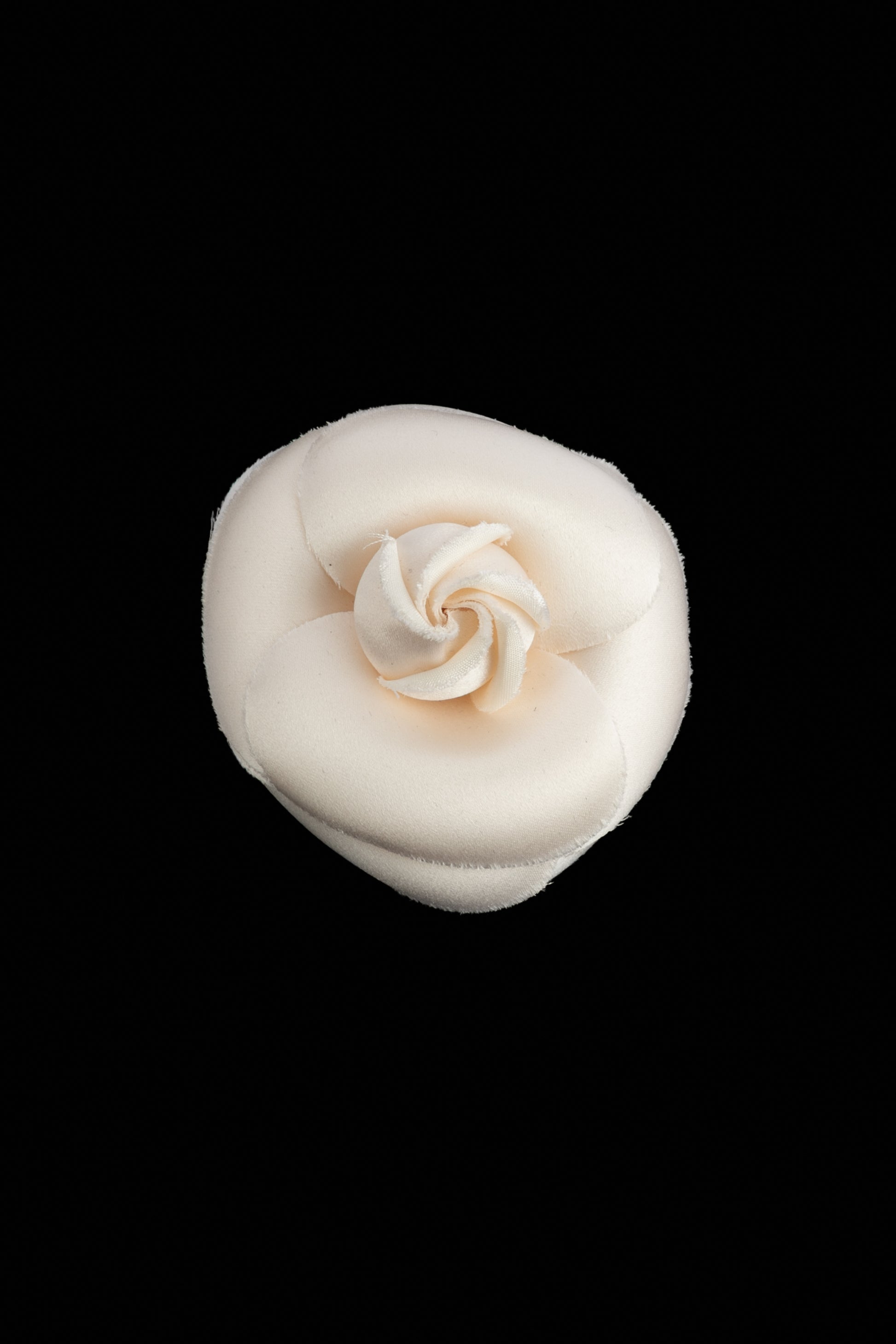 Broche camélia Chanel (Attribuée à)