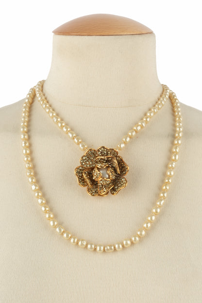 Collier camélia Chanel 1980's